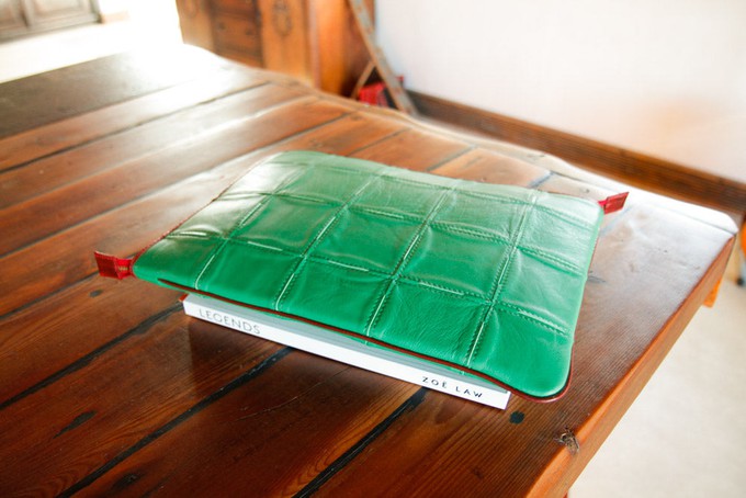 Folio Laptop Case | Leather & Fire-hose from Elvis & Kresse