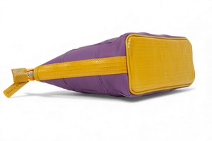 Cosmetics Case / Toiletry Bag | Leather & Fire-hose from Elvis & Kresse