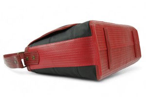 Field Bag | Leather & Fire-hose from Elvis & Kresse