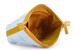 Cosmetics Case / Toiletry Bag | Leather & Fire-hose from Elvis & Kresse