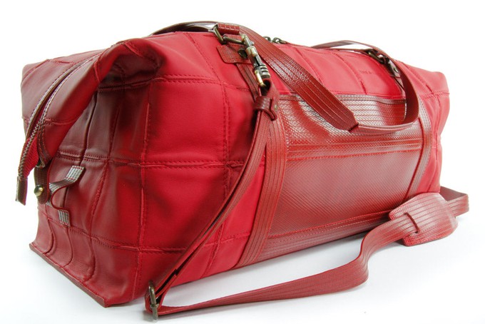 Weekend Bag | Leather & Fire-hose from Elvis & Kresse
