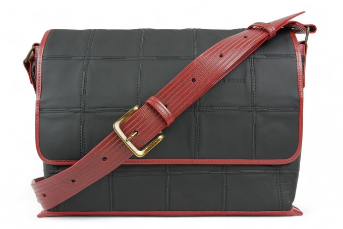 Field Bag | Leather & Fire-hose from Elvis & Kresse