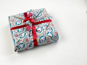 Recycled Ribbons and Wooden Snowflakes set from FabRap