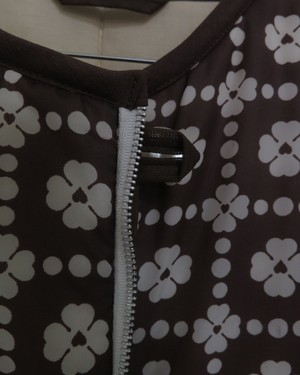 Our "WHITE DAISIES"  Reversible Blanket Made COAT - M from Fitolojio Workshop