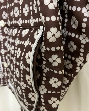 Our "WHITE DAISIES"  Reversible Blanket Made COAT - M from Fitolojio Workshop