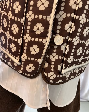 Our "WHITE DAISIES"  Reversible Blanket Made COAT - M from Fitolojio Workshop