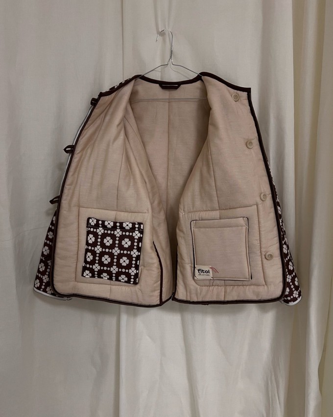 Our "WHITE DAISIES"  Reversible Blanket Made COAT - M from Fitolojio Workshop