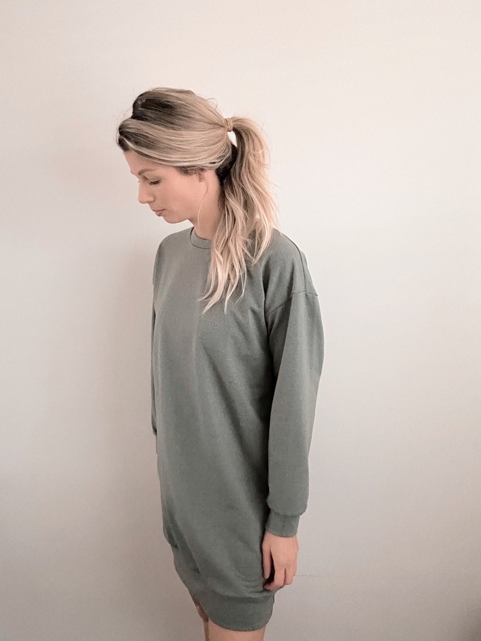 Pullover Kleid – Moos Green from Glow - the store