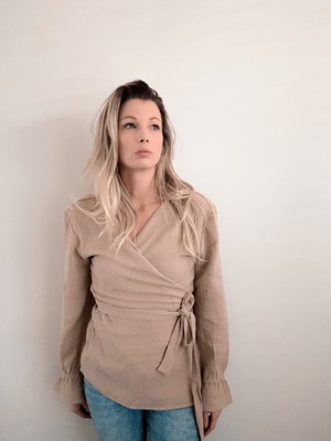 Wickelbluse – Beige from Glow - the store