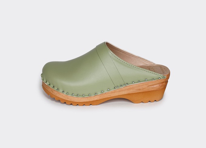 DA VINCI vegan clogs | GREEN APPLESKIN™  from Good Guys Go Vegan