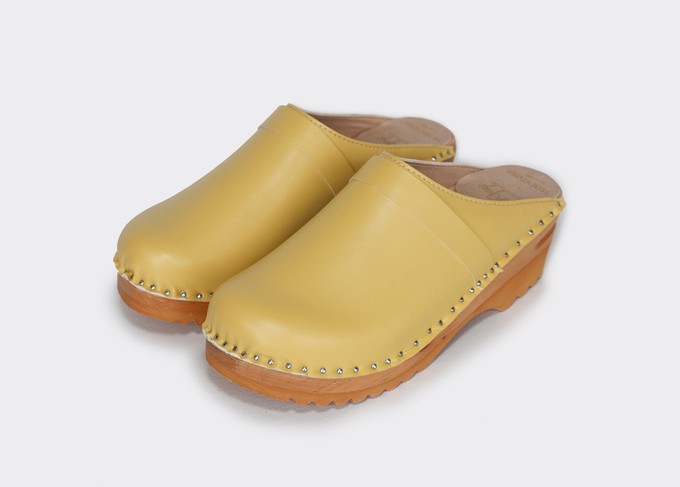 DA VINCI vegan clogs | YELLOW APPLESKIN™  from Good Guys Go Vegan