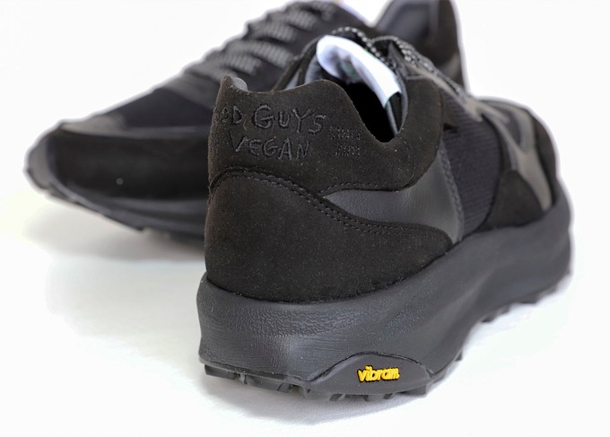 BABER-GV vegan running shoes | ALL-BLACK from Good Guys Go Vegan