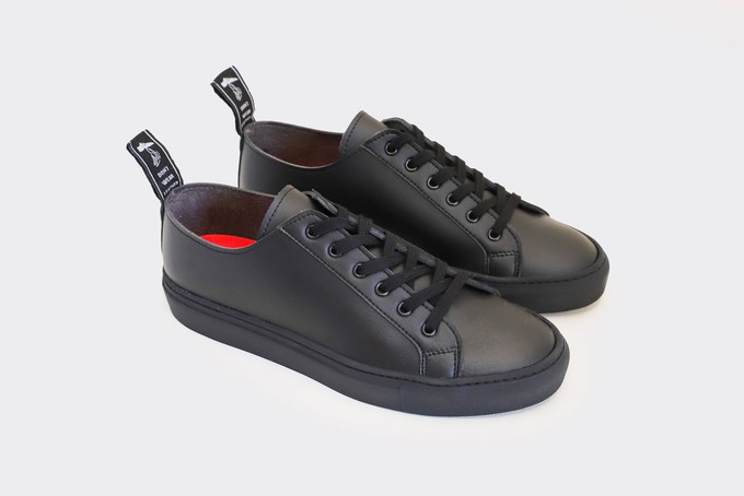 SAMO vegan low top sneakers | BLACK from Good Guys Go Vegan