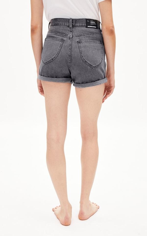 Shorts Silvaa from Het Faire Oosten