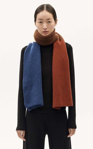 Scarf Ghede Berry from Het Faire Oosten