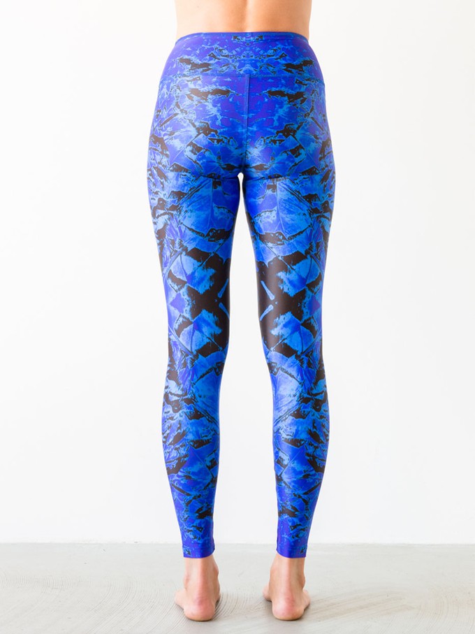 Yoga Pants Feathershield from Hoessee
