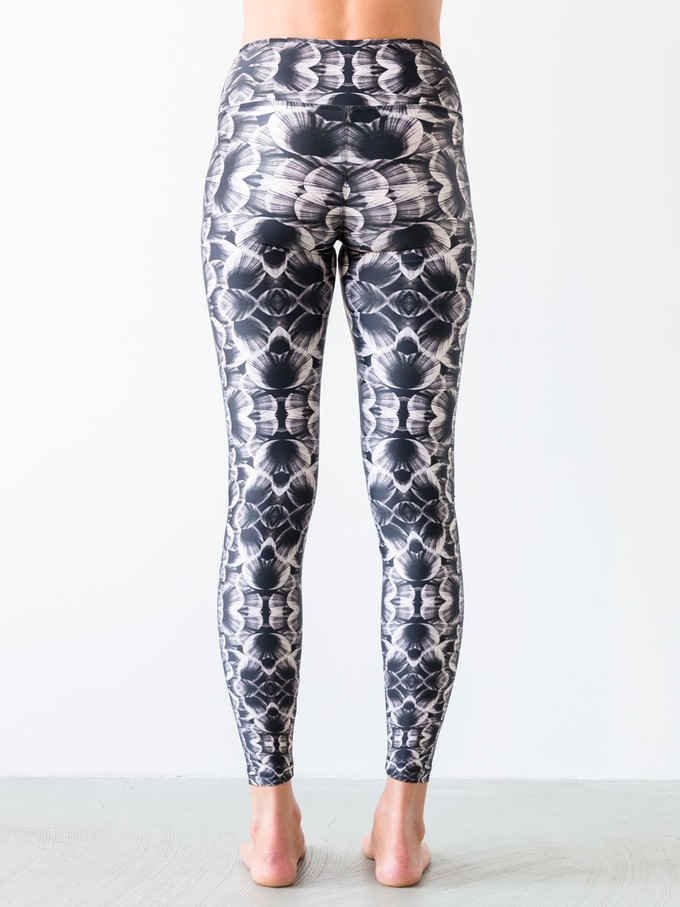 Yoga Pants Mytilus Shadows from Hoessee