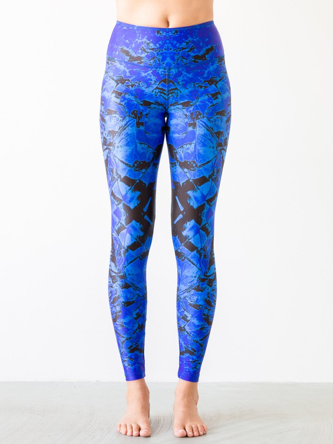 Yoga Pants Feathershield from Hoessee