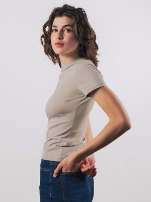 T-shirt Slim Fit from Honest Basics