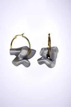 The Medusa - Silver 3D-printed earring (Small gold ring) via IZZI Label