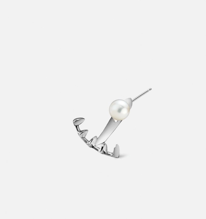 Rote Pearl earrings ear jacket | Sterling Silver - White Rhodium from Joulala