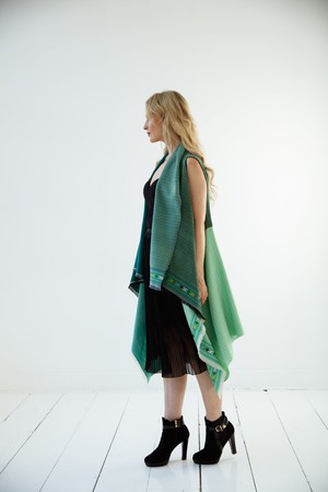 Light Wool Cape Fusion Green from JULAHAS