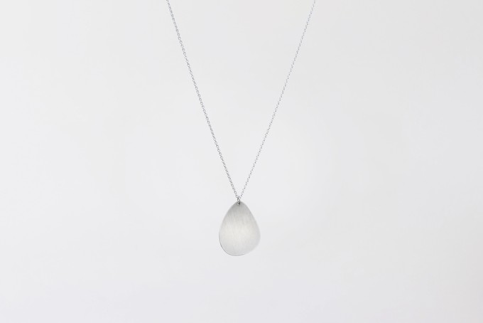 Singö long necklace | matte silver from Julia Otilia