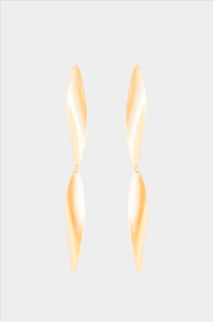 Swirling wind dangling earrings gold plated from Julia Otilia