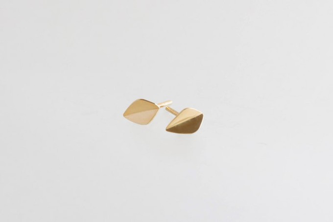 Mini leaf stud earrings gold plated from Julia Otilia