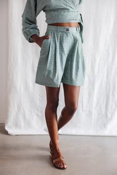 Bio-Baumwoll Shorts Kamalia Ikat Salbei via Jyoti - Fair Works