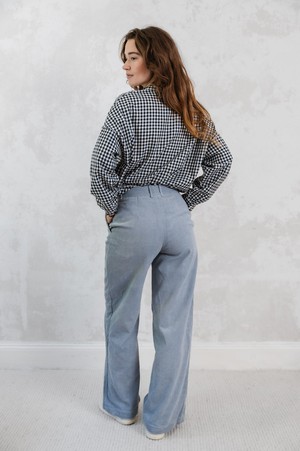 Bio-Baumwollcord Hose Suhrutam Nebel from Jyoti - Fair Works Bio-Baumwollcord Hose Suhrutam Nebel from Jyoti - Fair Works