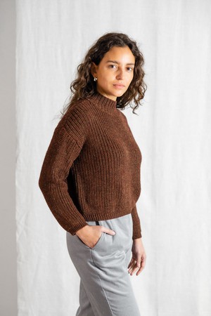 Baby-Alpaka Turtleneck Strickpullover Tacna Schokolade from Jyoti - Fair Works Baby-Alpaka Turtleneck Strickpullover Tacna Schokolade from Jyoti - Fair Works