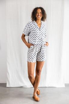 Bio-Baumwoll Shorts Sitaar Ikat Weiß via Jyoti - Fair Works