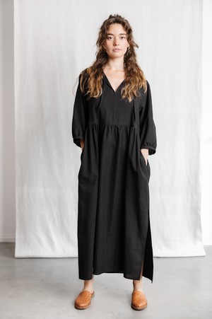 Bio-Baumwoll Kleid Paudali Schwarz from Jyoti - Fair Works