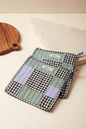 Patchwork Topflappen Ovan Checks from Jyoti - Fair Works