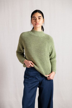 Baby-Alpaka Turtleneck Strickpullover Tacna Lindgrün from Jyoti - Fair Works Baby-Alpaka Turtleneck Strickpullover Tacna Lindgrün from Jyoti - Fair Works
