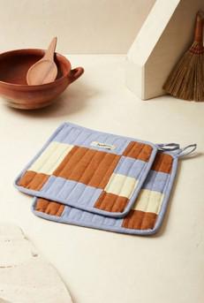 Patchwork Topflappen Ovan Haselnuss via Jyoti - Fair Works