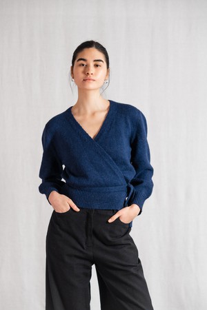 Baby-Alpaka Wickelcardigan Abancay Blau from Jyoti - Fair Works Baby-Alpaka Wickelcardigan Abancay Blau from Jyoti - Fair Works