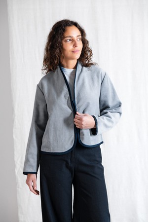 Bio-Baumwoll Wendejacke Dhaarti Denim from Jyoti - Fair Works Bio-Baumwoll Wendejacke Dhaarti Denim from Jyoti - Fair Works