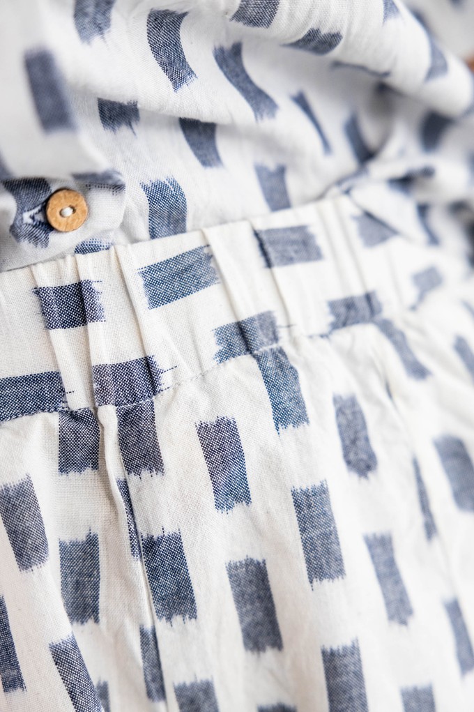 Bio-Baumwoll Shorts Sitaar Ikat Weiß from Jyoti - Fair Works