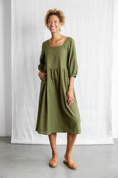 Baumwoll Kleid Rachana Moosgrün via Jyoti - Fair Works