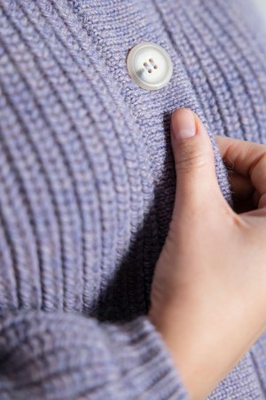 Baby-Alpaka Strickcardigan Betana Lila from Jyoti - Fair Works Baby-Alpaka Strickcardigan Betana Lila from Jyoti - Fair Works
