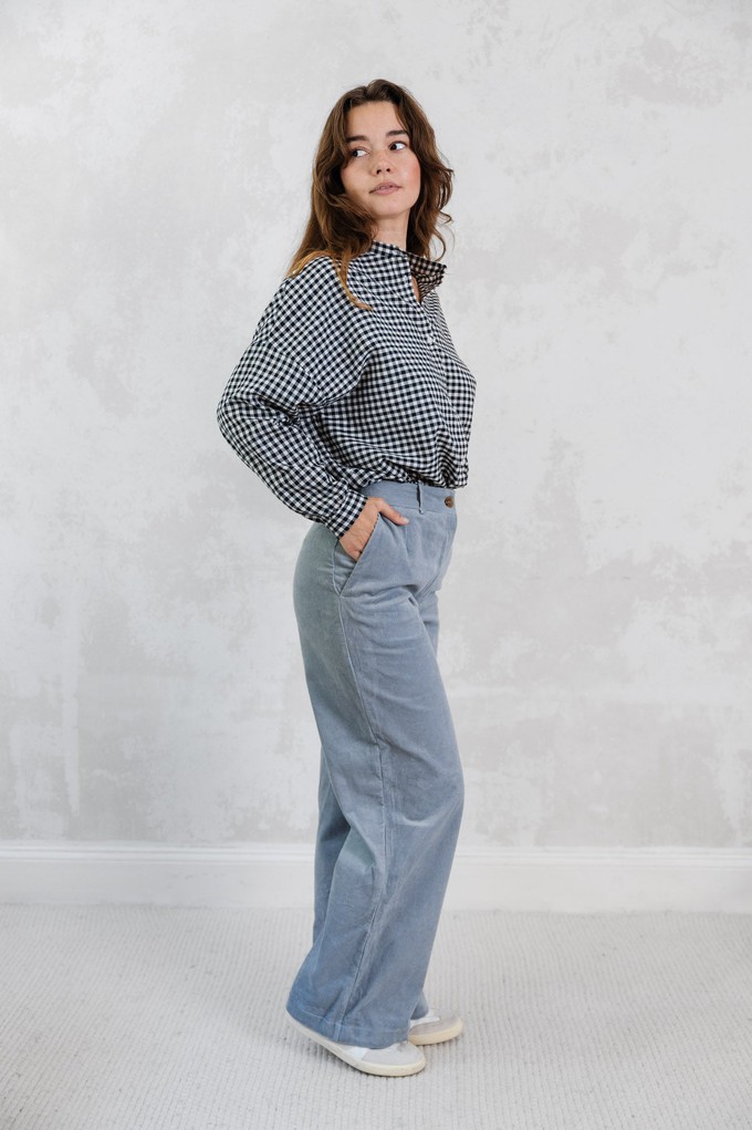 Bio-Baumwollcord Hose Suhrutam Nebel from Jyoti - Fair Works Bio-Baumwollcord Hose Suhrutam Nebel from Jyoti - Fair Works