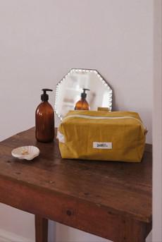 Baumwoll Kulturtasche Phavvaara Senfgelb via Jyoti - Fair Works