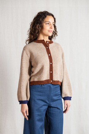 Baby-Alpaka Strickcardigan Sullana Colorblock Sand from Jyoti - Fair Works Baby-Alpaka Strickcardigan Sullana Colorblock Sand from Jyoti - Fair Works