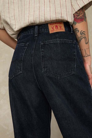LEILA CROPPED | CLEAN BURGOS RECYCLED DARK from Kings of Indigo