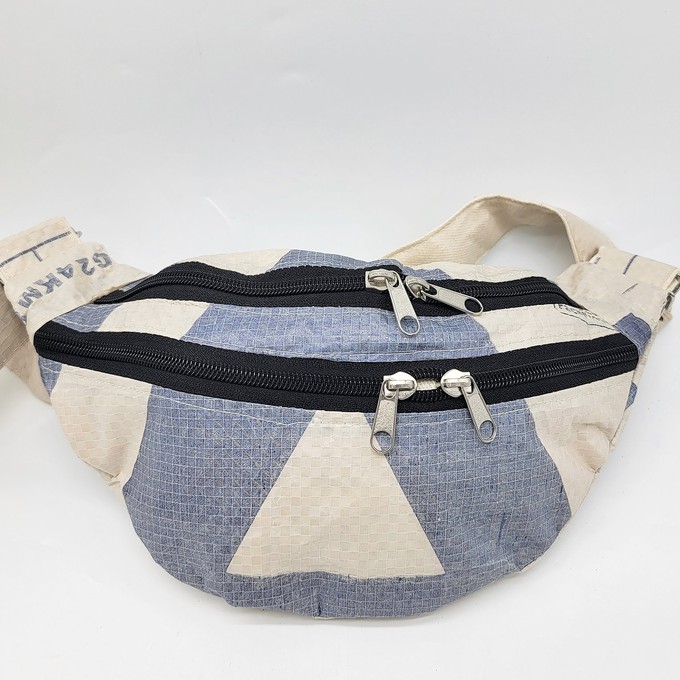 Upcycling Bauchtasche / Crossbodybag from Kipepeo-Clothing