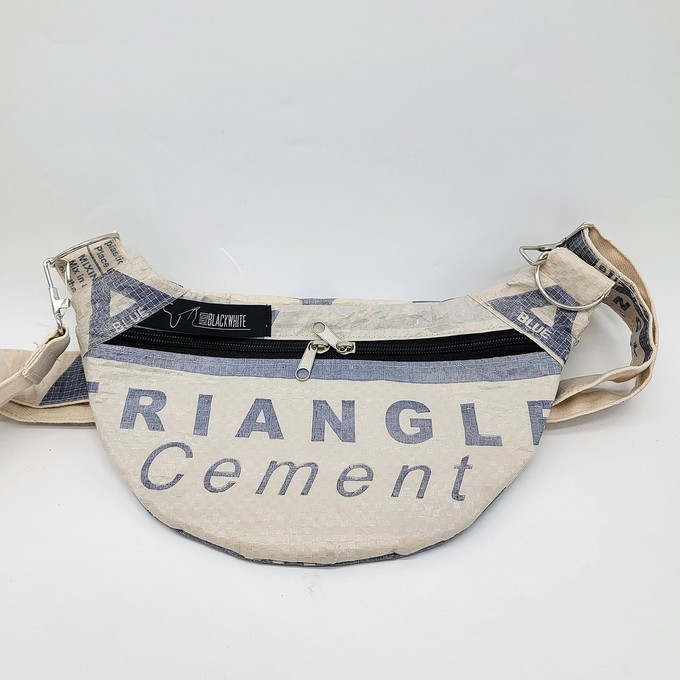 Upcycling Bauchtasche / Crossbodybag from Kipepeo-Clothing