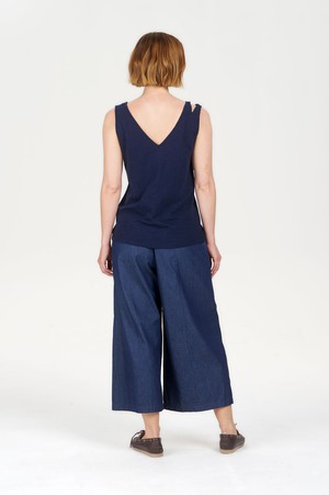 SANDER Organic Ramie Cotton Vest - navy from KOMODO