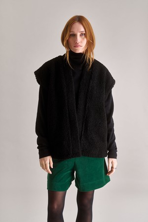GEORGIE Reversible Recycled Fleece Gilet - Black from KOMODO